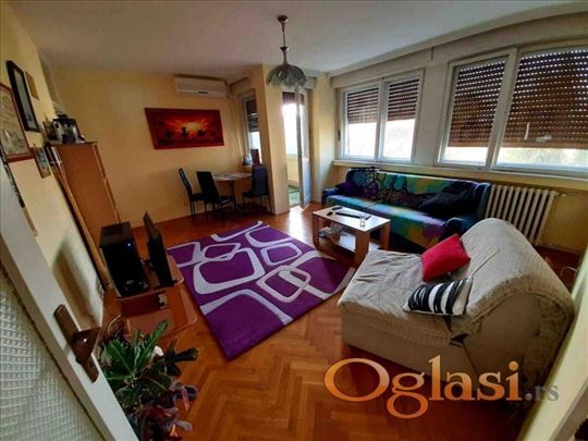 Blok 33,2.5 stan sa terasom ID#9978