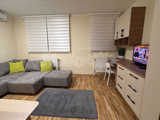 Garsonjera 27m2 Somborski Bul. Full opremljen