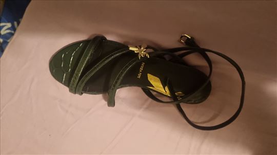 Patrizia Pepe kozne sandale 38