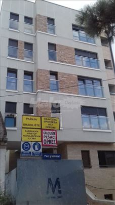 Prodajem lux stan Zvezdara,Vojvode Blažete,58m2