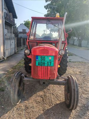 Prodajem traktor