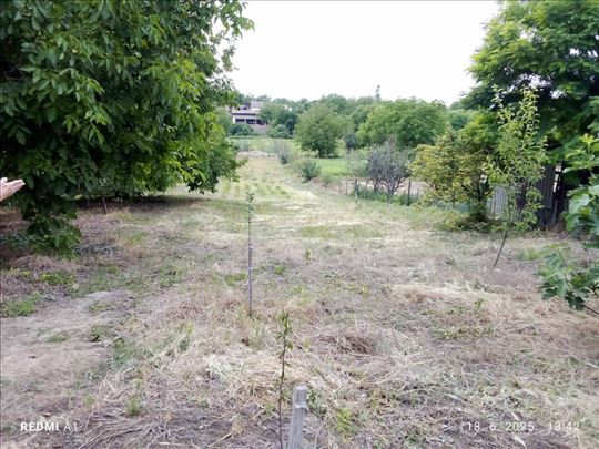 Šuljam plac gradj. 1809m2 pod voćnjakom HITNO!