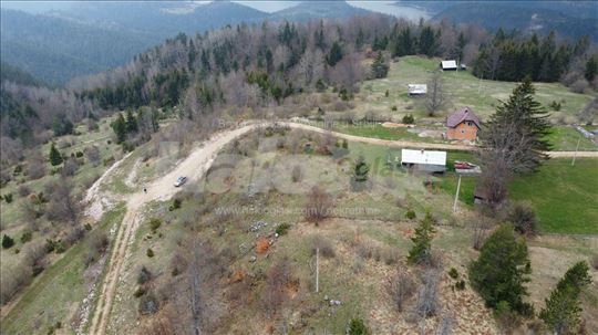 Tara, Sekulić, plac 25a