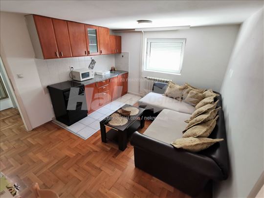 Voždovačka crkva, Jove Ilića, 1.5, 35 m2