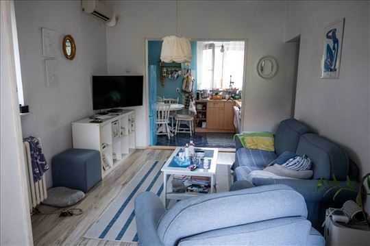 Zemun kuća 279 m2 ,4,49 ari,dve garaže