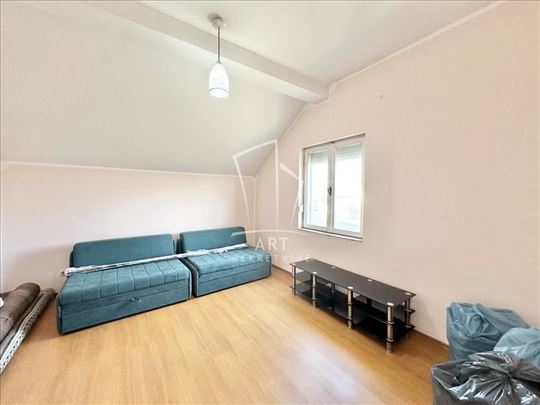 Borča, uknjižen 2.0 stan u kući ID#10855