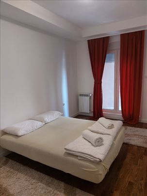 Izdaje se jednoiposoban stan na Novom Bubnju