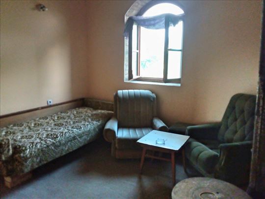 Nameštene sobe u Kikindi 