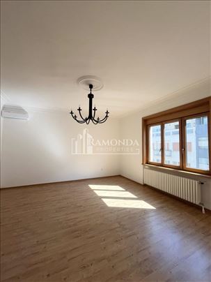 Izdavanje Salonca u Knez Mihailovoj ulici ID#185