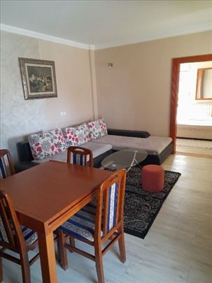 Knjigovezačka Hotel Mar, Ledine sa parking mestom