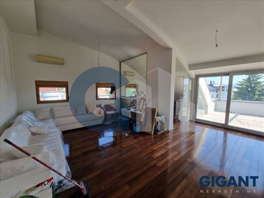 Lekino brdo, 187m2, IV, cg, renoviran, garaža