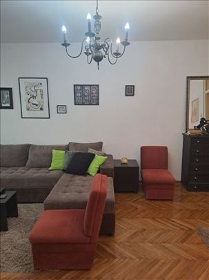 Lep,dvosoban,odmah useljiv
