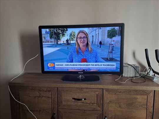 Philips 42" (107cm) ful HD, Ambilight, kao nov