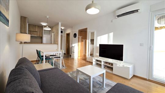 Stan sa garažom u Zemunskim kapijama,42m2, ID 32-1