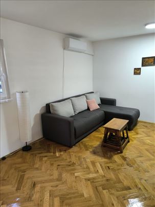 Banjica - renoviran stan - namešten - 55m2