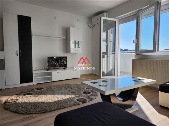 Bulevar Cara Lazara - dvosoban stan - 51m2
