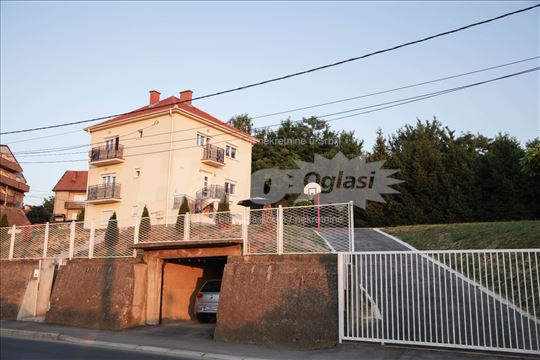 Izdaje se kuća 240 m² na 11 ari placa – Železnik
