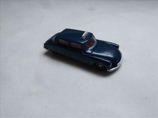 Kinder taxi Citroen ID19 taxi 1:87, ocuvan,farovi
