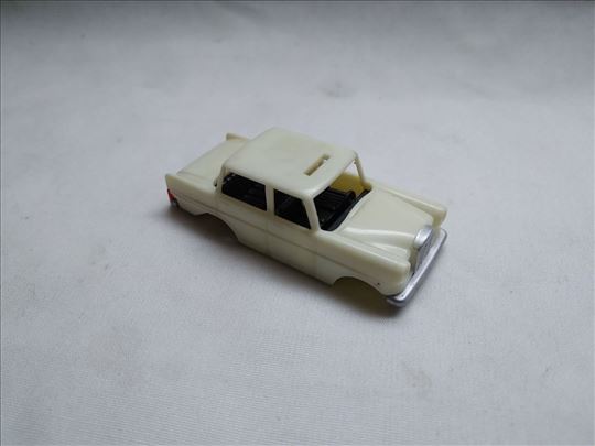 Kinder taxi Mercedes 1:87, nekompletan