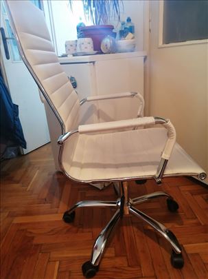 Kompjuterska stolica
