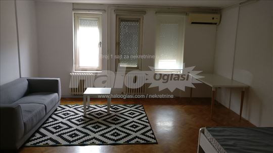 Lep jednosoban stan na Dorćolu