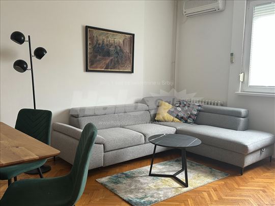 LUX stan 40m2, centar