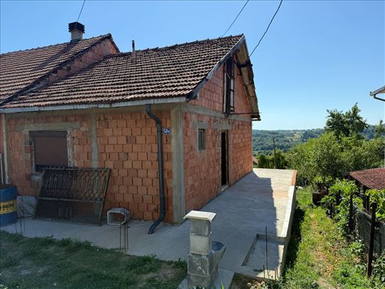 Avala-Prnjavor 115m2 na 4,36 ari