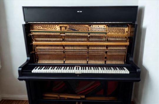Prodajem pianino Julius Bluthner