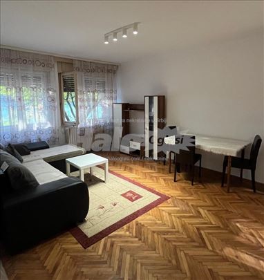 Trosoban stan, Novi Beograd, Blok 33, renoviran
