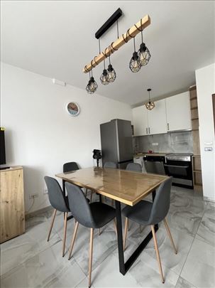 Broker - 2 sobe i 2 terase!