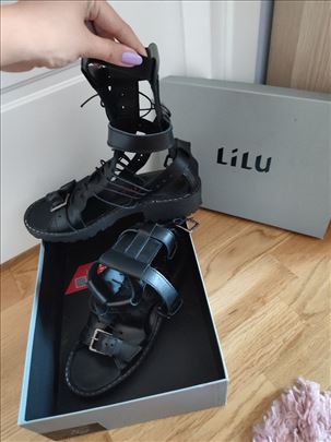 Crne Lilu sandale broj 39 (40)
