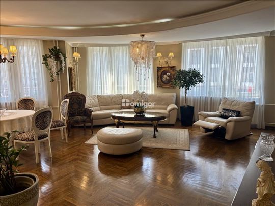 Ekskluzivan porodični stan od 130 m² – Južni Bulev