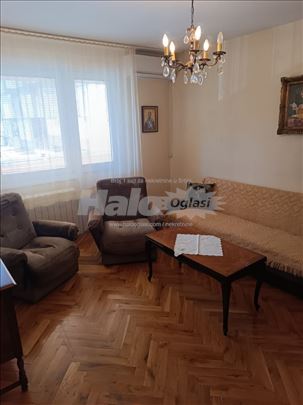 Izdaje se dvosoban stan u Kirovljevoj ulici