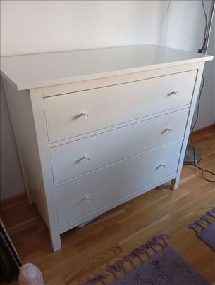 Komoda Ikea sa tri fioke