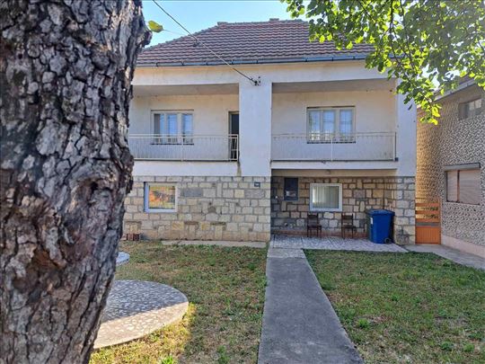 Kuca Stari Zeleznik,135m2 i 25 ari placa 
