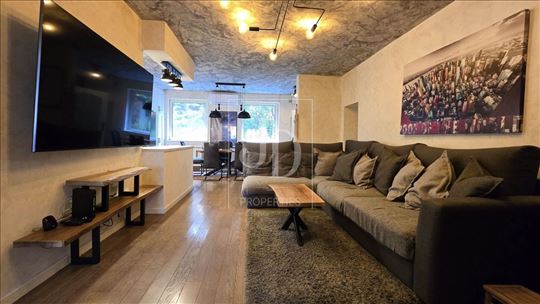 Lux stan sa baštom,100m², ID 2370