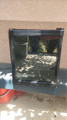 Mini bar frizider 