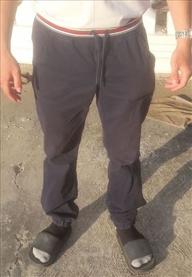 Muške tamno plavo casual pantalone