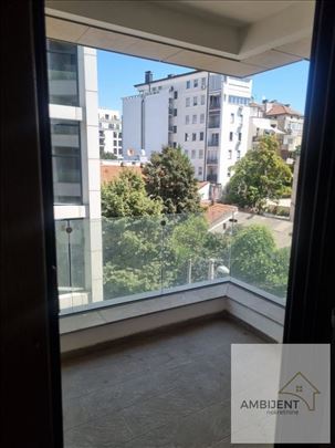 Novogradnja u centru grada, lux četvorosoban stan