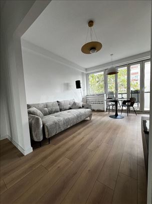 Potpuno renoviran stan- Dunavski kej / Hotel Juga 