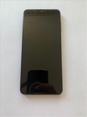 Samsung A12 128gb crni