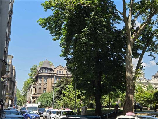 Stari grad -Topličin venac -garsonjera -23m2 