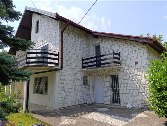 Velika kuća ispod Kosmaja, Dučina, opština Sopot