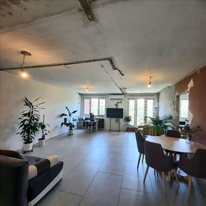 Banjica, Bulevar oslobođenja, 84m2