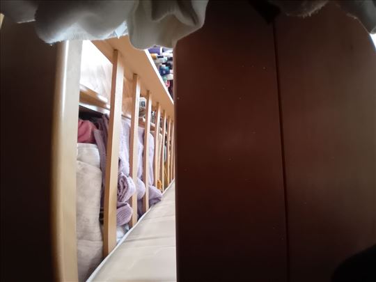 Drveni krevet sa 2 fioke za odlaganje