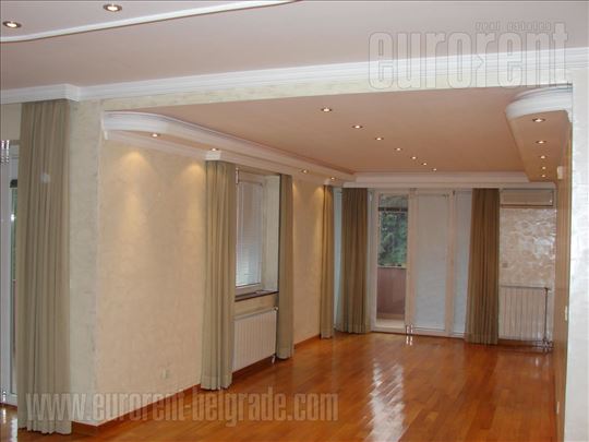 ID#20178, Izdavanje, Kuća, Dedinje, 270 m2 + 4,0 a