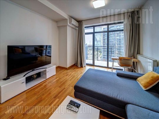 ID#49093, Izdavanje, Stan, Beograd na vodi, 82 m2