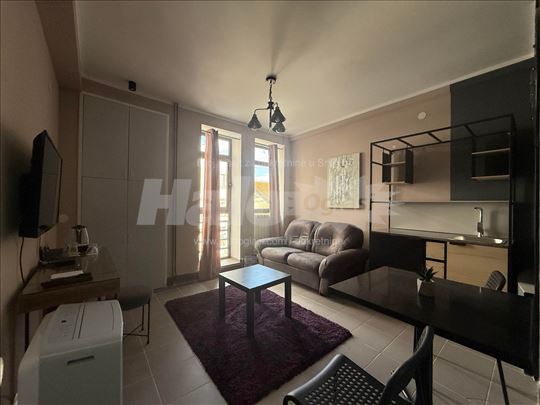 Izdajem luksuzan stan 31m2 - Centar Kragujevac