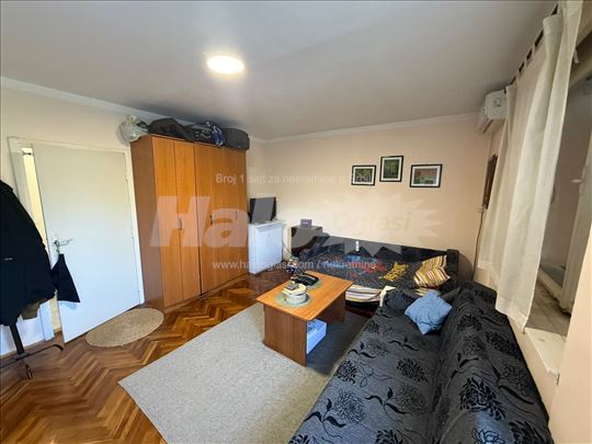 Izdajem stan u Šumicama 350€