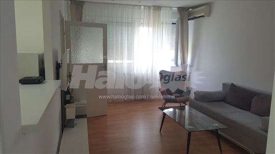 Jednosoban Stan u Aleji Gladnih/ 1 bedroom apart